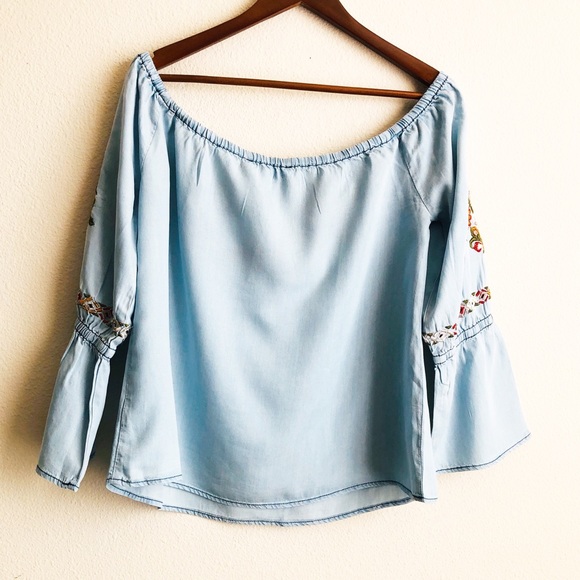 Cupcakes & cashmere Adrien Top in Chambray - MED - Picture 6 of 6